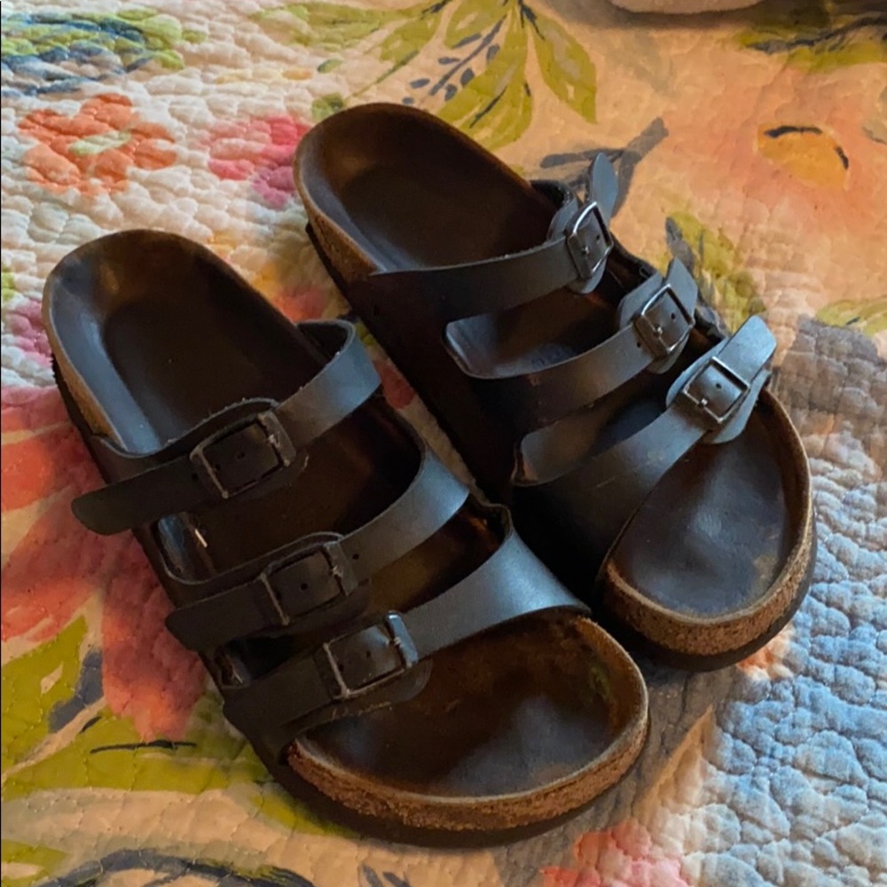 3 strap black birks